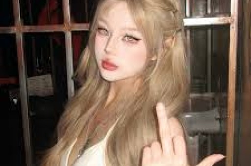 探店博主的一个“避雷贴”杀死了一家排队三小时的网红店？